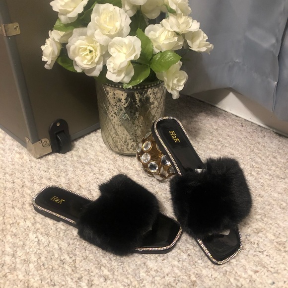 Black slippers/slides new - Picture 2 of 3